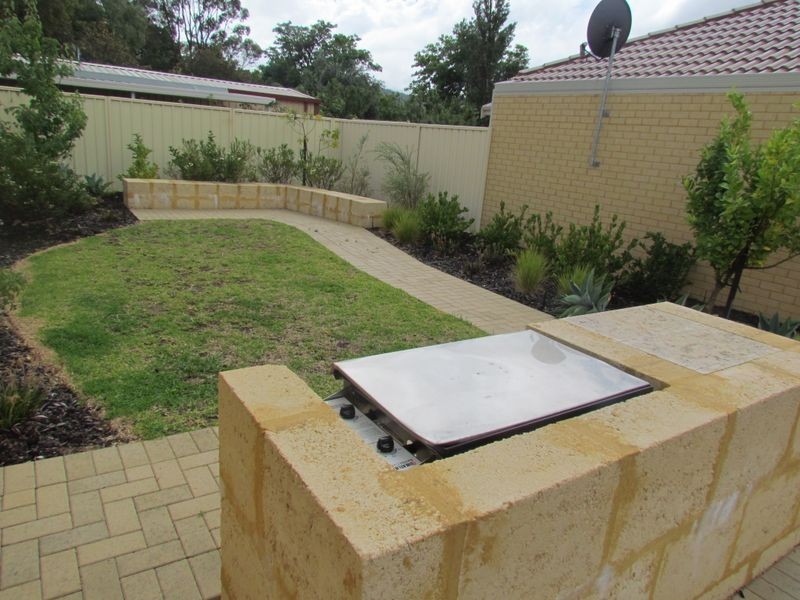 11/42 Merrifield Avenue, Kelmscott WA 6111