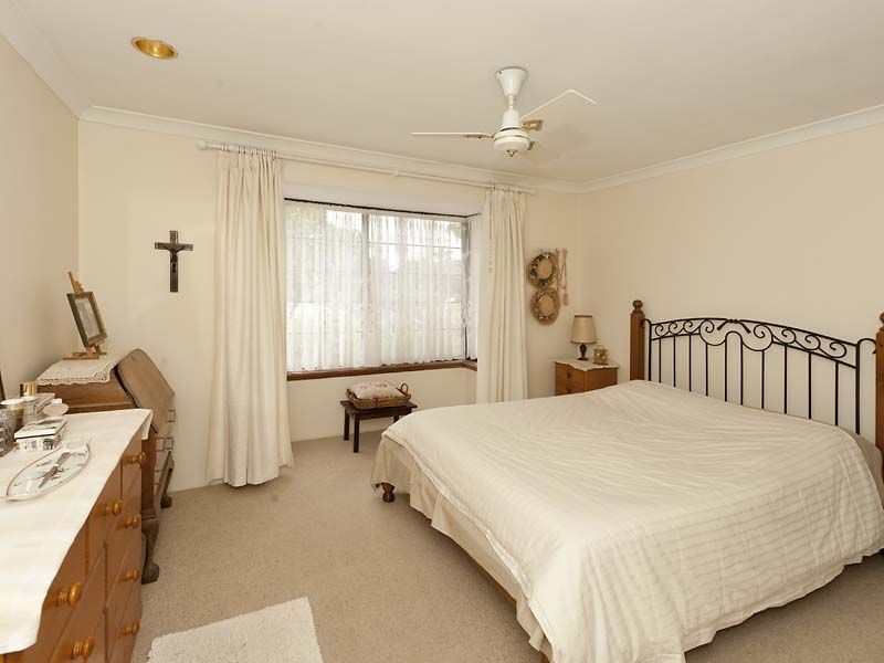 8 Envall Way, Leeming WA 6149