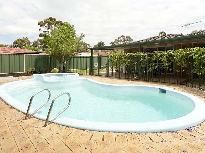 8 Envall Way, Leeming WA 6149