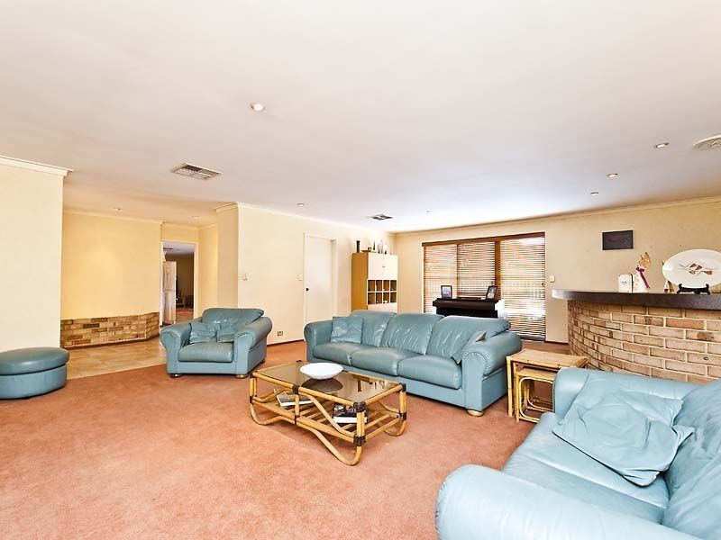 9 Woodlark Place, Willetton WA 6155