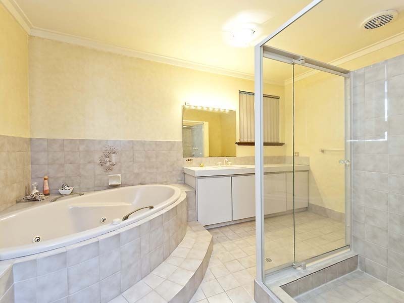 9 Woodlark Place, Willetton WA 6155