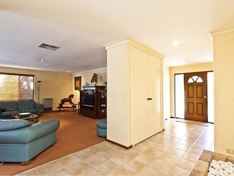 9 Woodlark Place, Willetton WA 6155