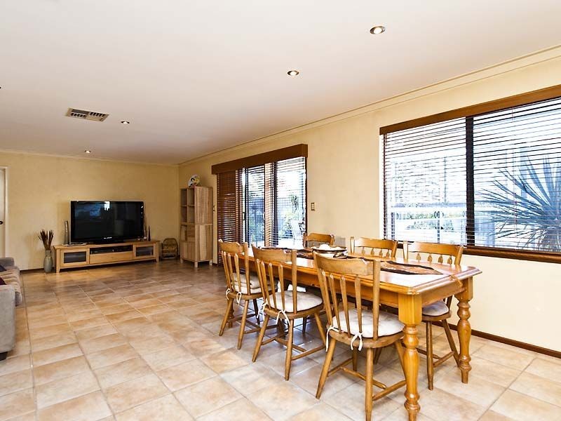 9 Woodlark Place, Willetton WA 6155