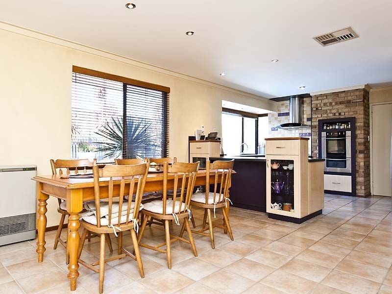 9 Woodlark Place, Willetton WA 6155