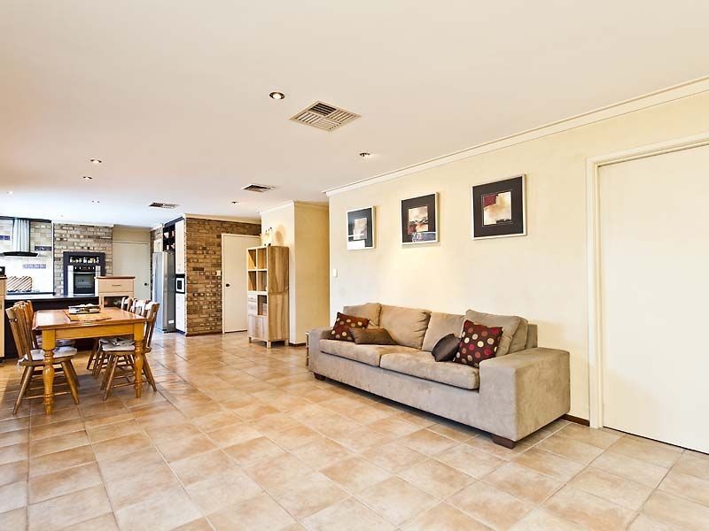 9 Woodlark Place, Willetton WA 6155