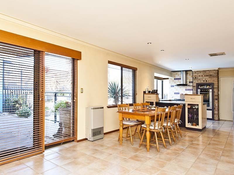 9 Woodlark Place, Willetton WA 6155