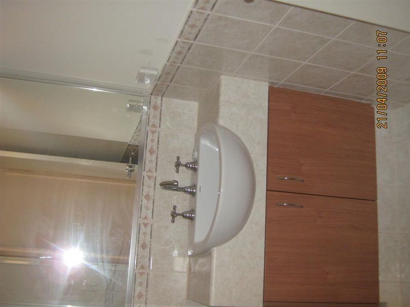 2c Gretham Road, Westminster WA 6061