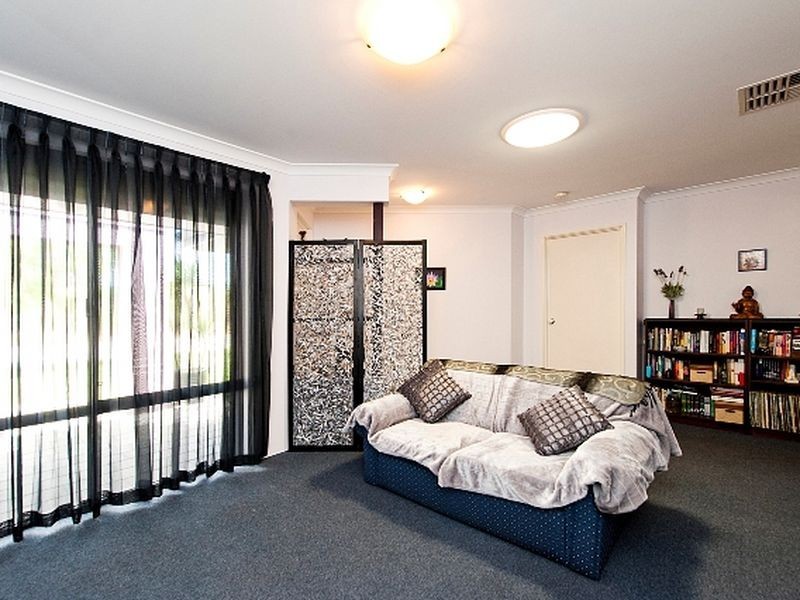 232 Tapper Road, Atwell WA 6164