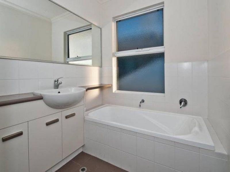 106 Gladston Road, Rivervale WA 6103