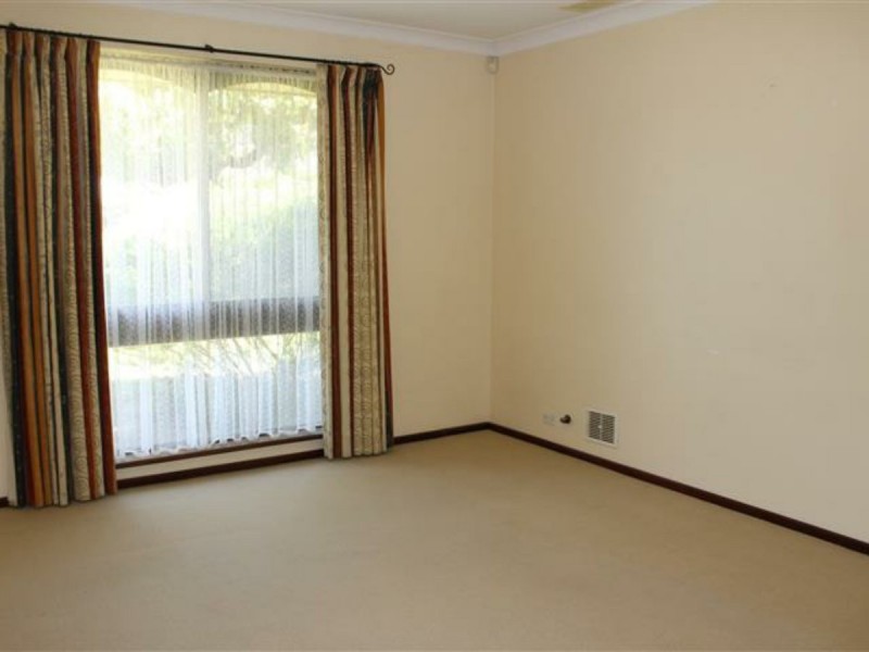 25 Delwood Place, Willetton WA 6155