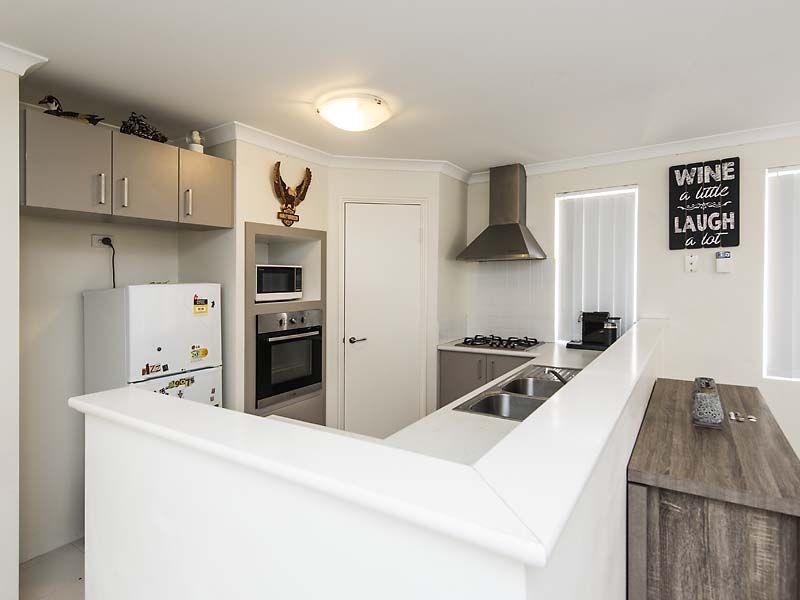 3/54 Sixth  Road, Armadale WA 6112