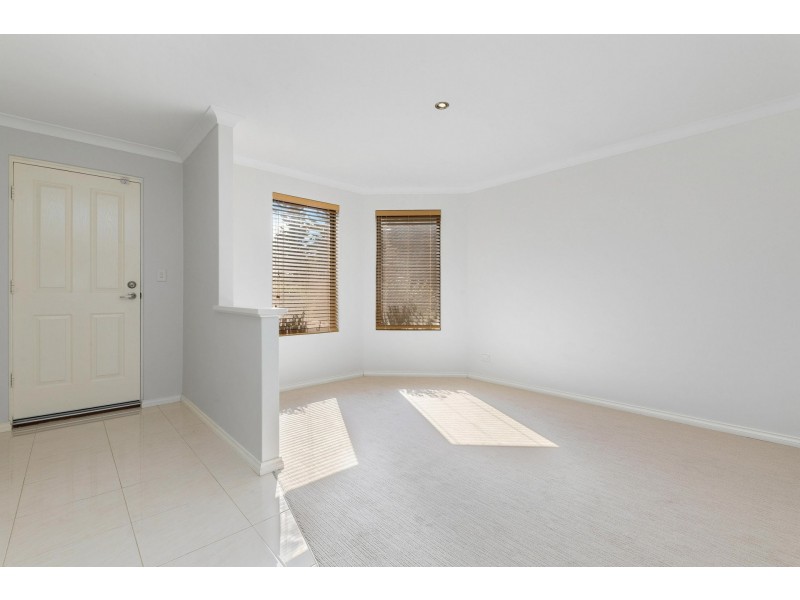 2/8 Westlake Street, Wilson WA 6107