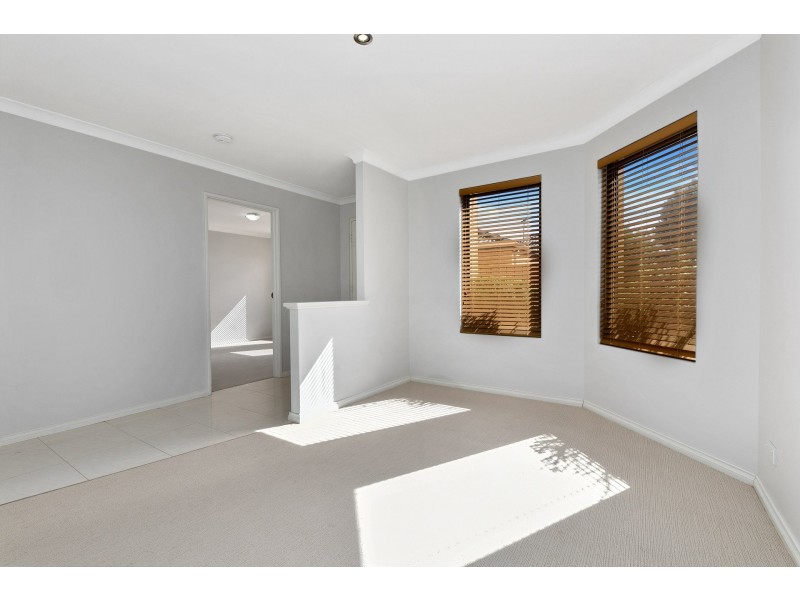 2/8 Westlake Street, Wilson WA 6107