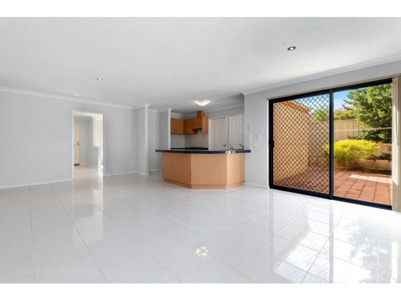 2/8 Westlake Street, Wilson WA 6107