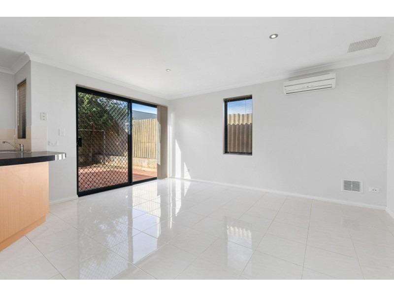 2/8 Westlake Street, Wilson WA 6107