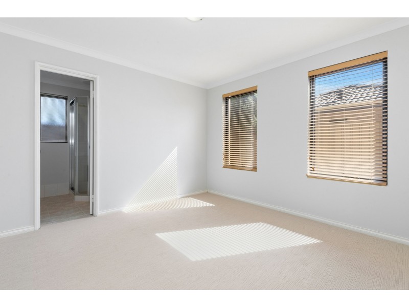2/8 Westlake Street, Wilson WA 6107