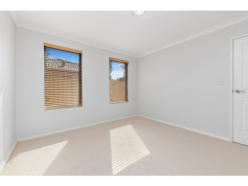 2/8 Westlake Street, Wilson WA 6107
