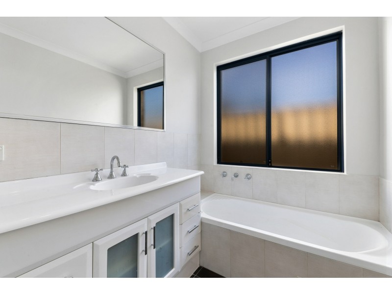 2/8 Westlake Street, Wilson WA 6107