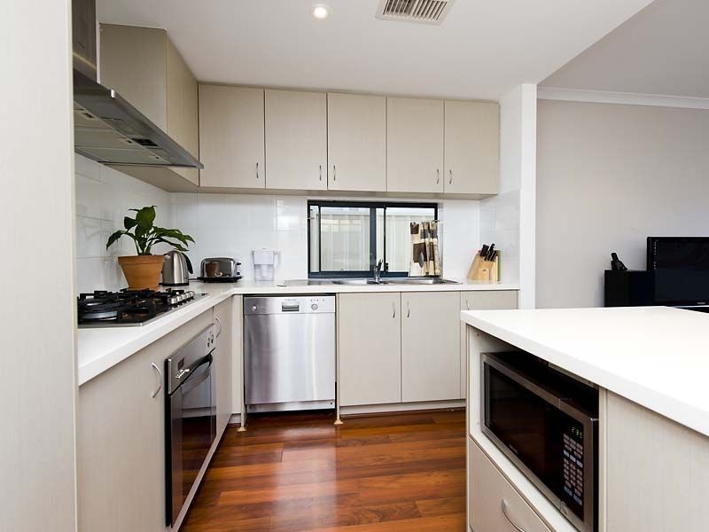 15a Surrey Road, Wilson WA 6107