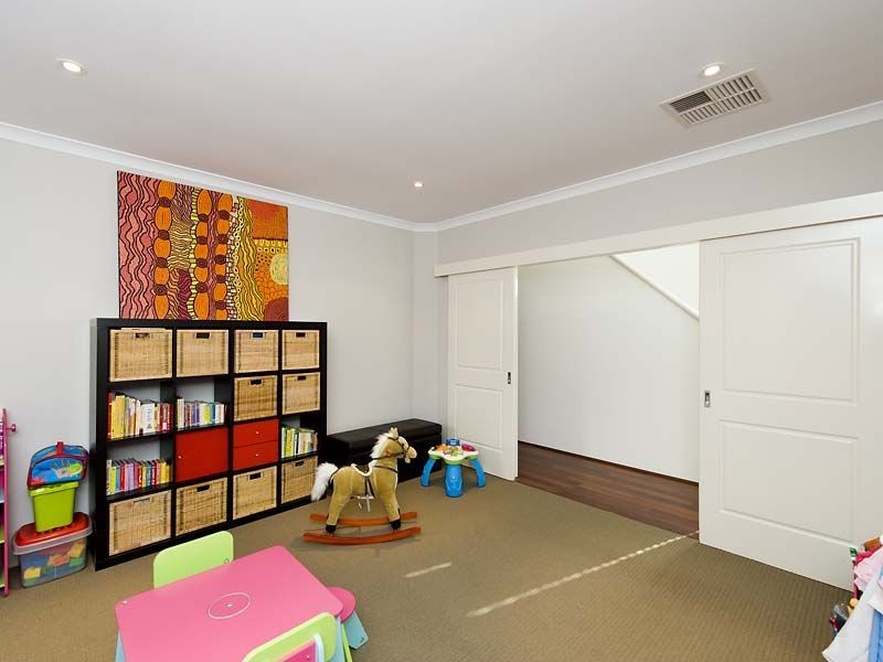 15a Surrey Road, Wilson WA 6107