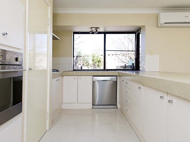 22 Sellen Court, Leeming WA 6149