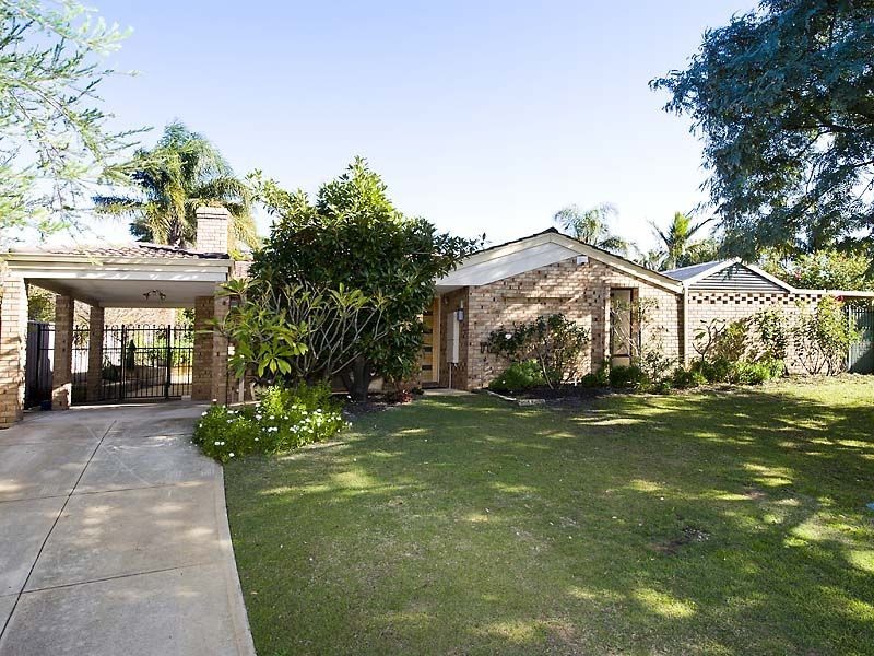 22 Sellen Court, Leeming WA 6149