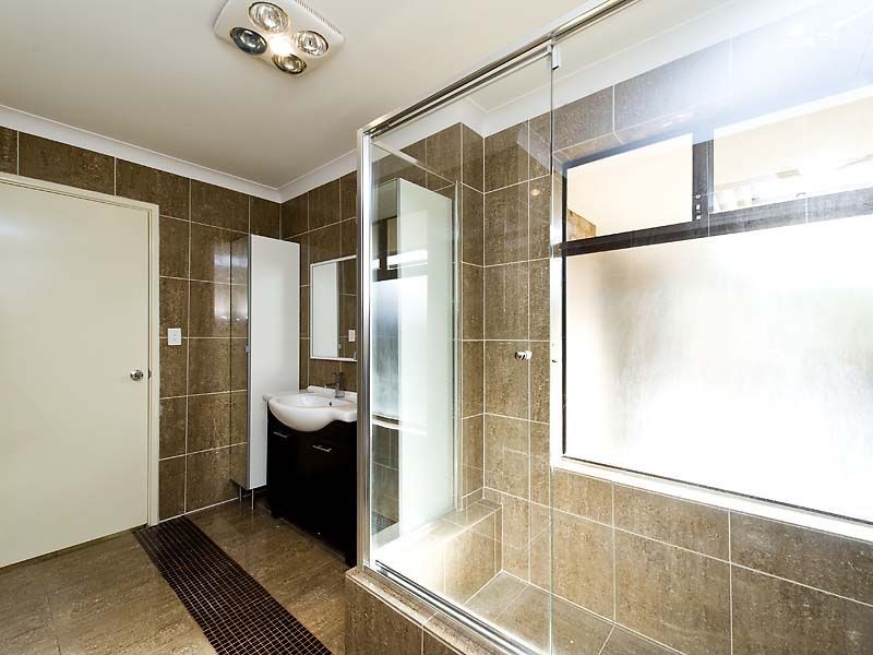 22 Sellen Court, Leeming WA 6149