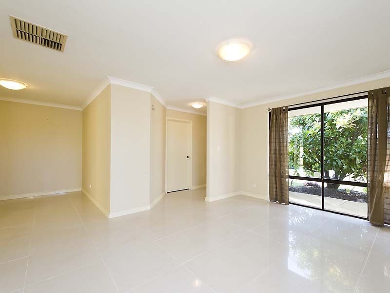 22 Sellen Court, Leeming WA 6149