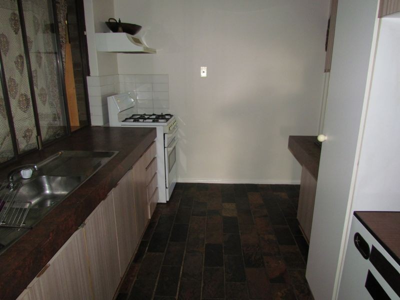 11 Glencairn Way, Parkwood WA 6147