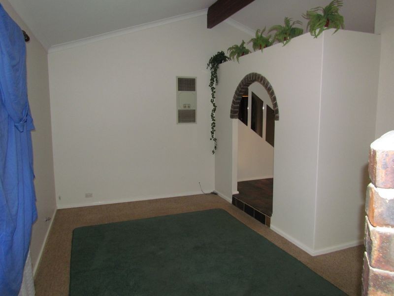 11 Glencairn Way, Parkwood WA 6147