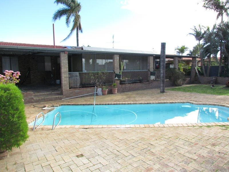 11 Glencairn Way, Parkwood WA 6147