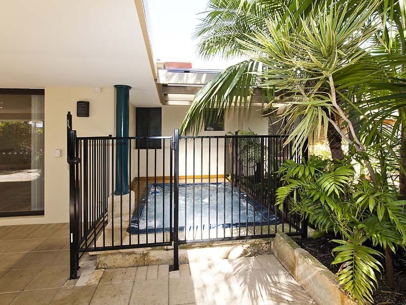 8b Pendock Place, Willetton WA 6155