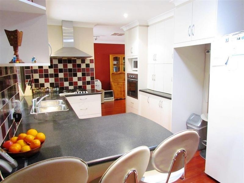 60 Keslake Way, Parkwood WA 6147