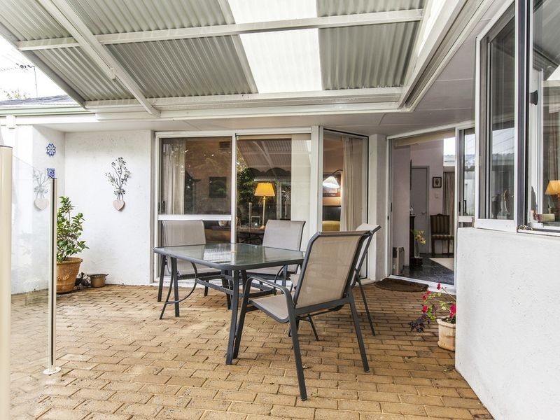 12 Modillion Avenue North, Shelley WA 6148