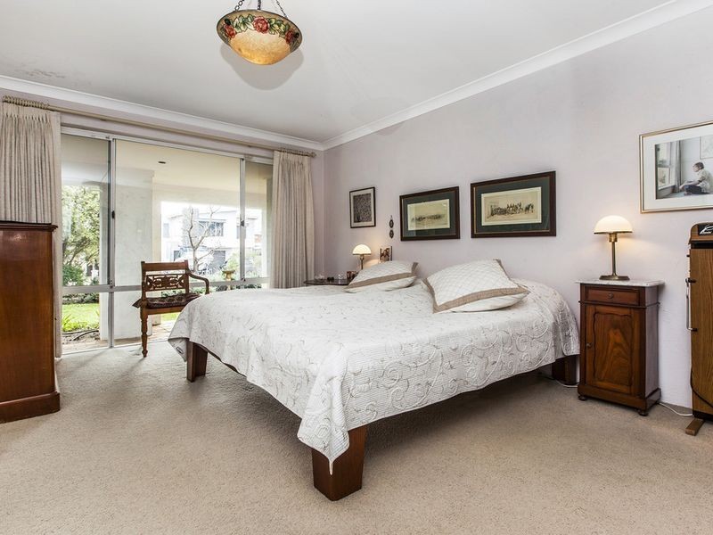 12 Modillion Avenue North, Shelley WA 6148