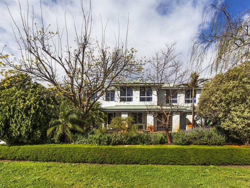 12 Modillion Avenue North, Shelley WA 6148