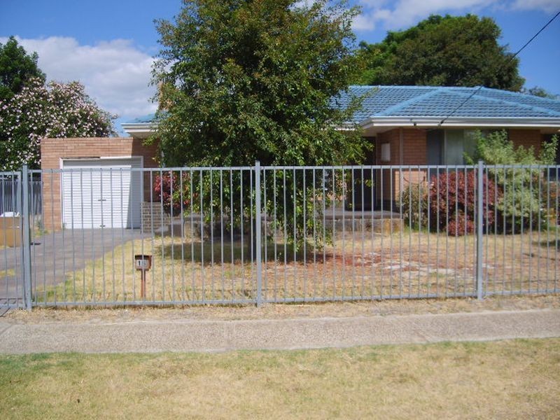 15 Tudor Avenue, Shelley WA 6148