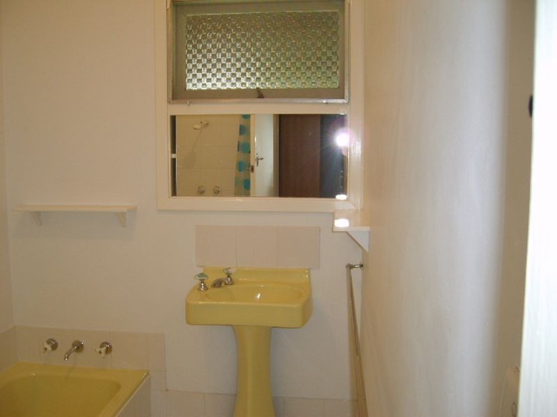 15 Tudor Avenue, Shelley WA 6148