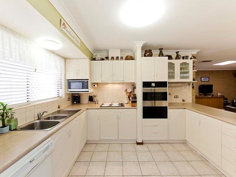 19 Periwinkle Way, Parkwood WA 6147