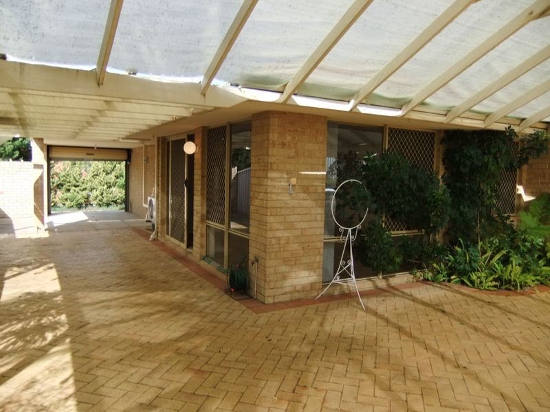 4 Prockter Gardens, Leda WA 6170