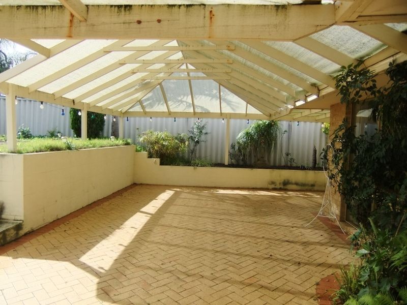 4 Prockter Gardens, Leda WA 6170