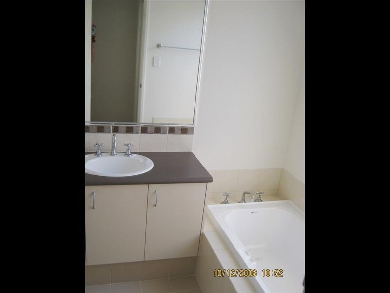 6 Viking Way, Darch WA 6065