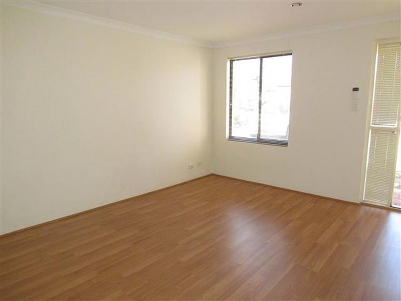 6 Viking Way, Darch WA 6065