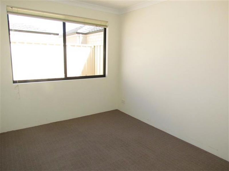 6 Viking Way, Darch WA 6065