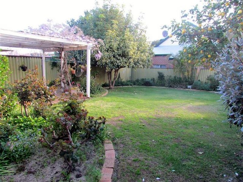 8a Ventnor Avenue, Mount Pleasant WA 6153