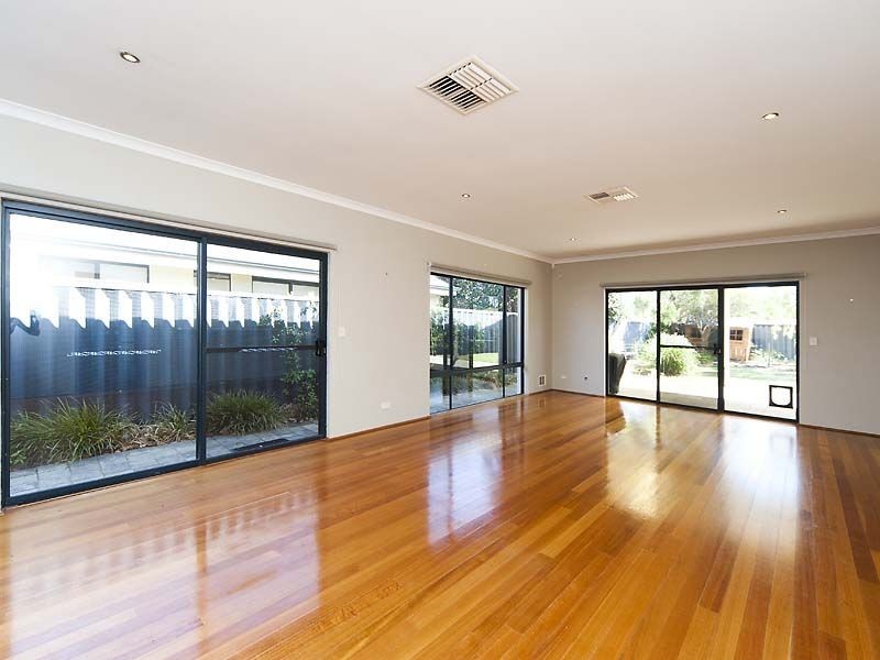 21 Harfoot Street, Willagee WA 6156