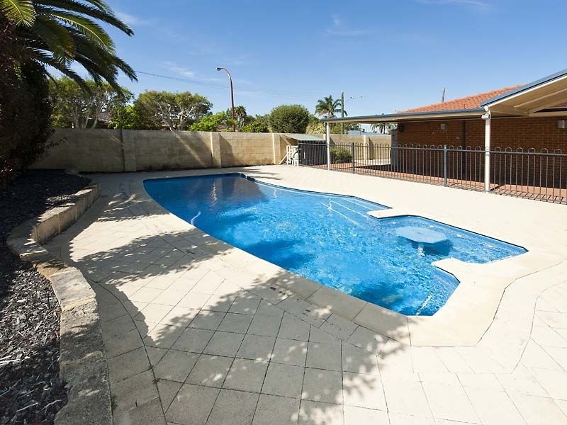 11 Pelican Place, Wilson WA 6107