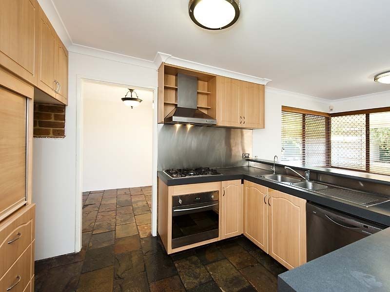 11 Pelican Place, Wilson WA 6107