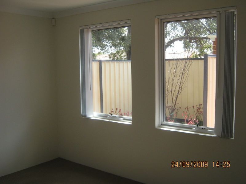 8/54 Sixth Avenue, Armadale WA 6112