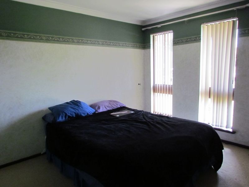 8 Pembury Crescent, Ferndale WA 6148